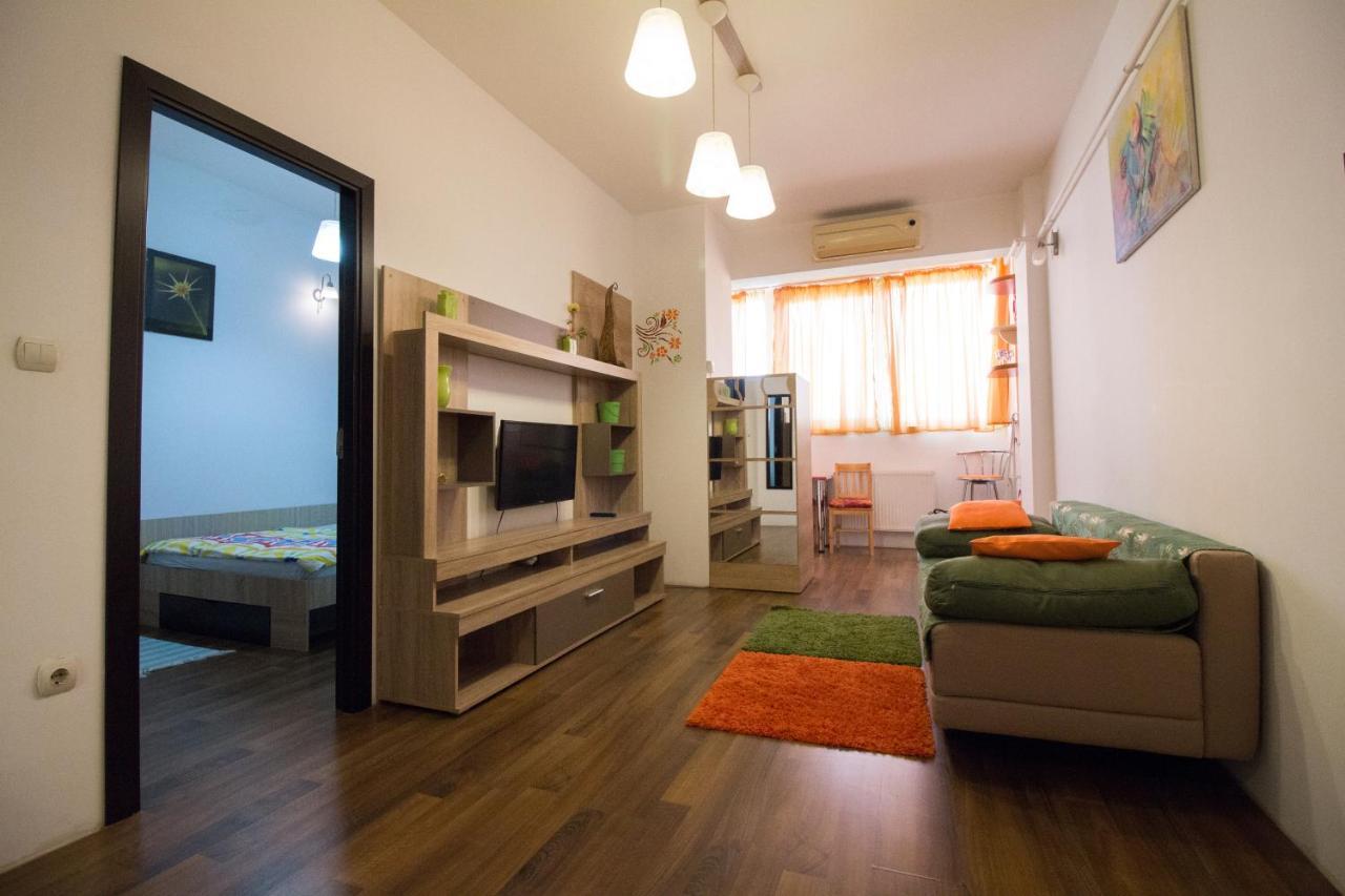 Intim Studio Flat Arad Exterior foto